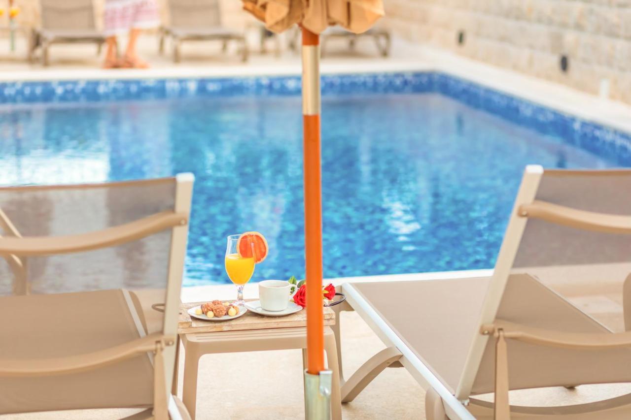Luxury Apartments Queen Petrovac エクステリア 写真