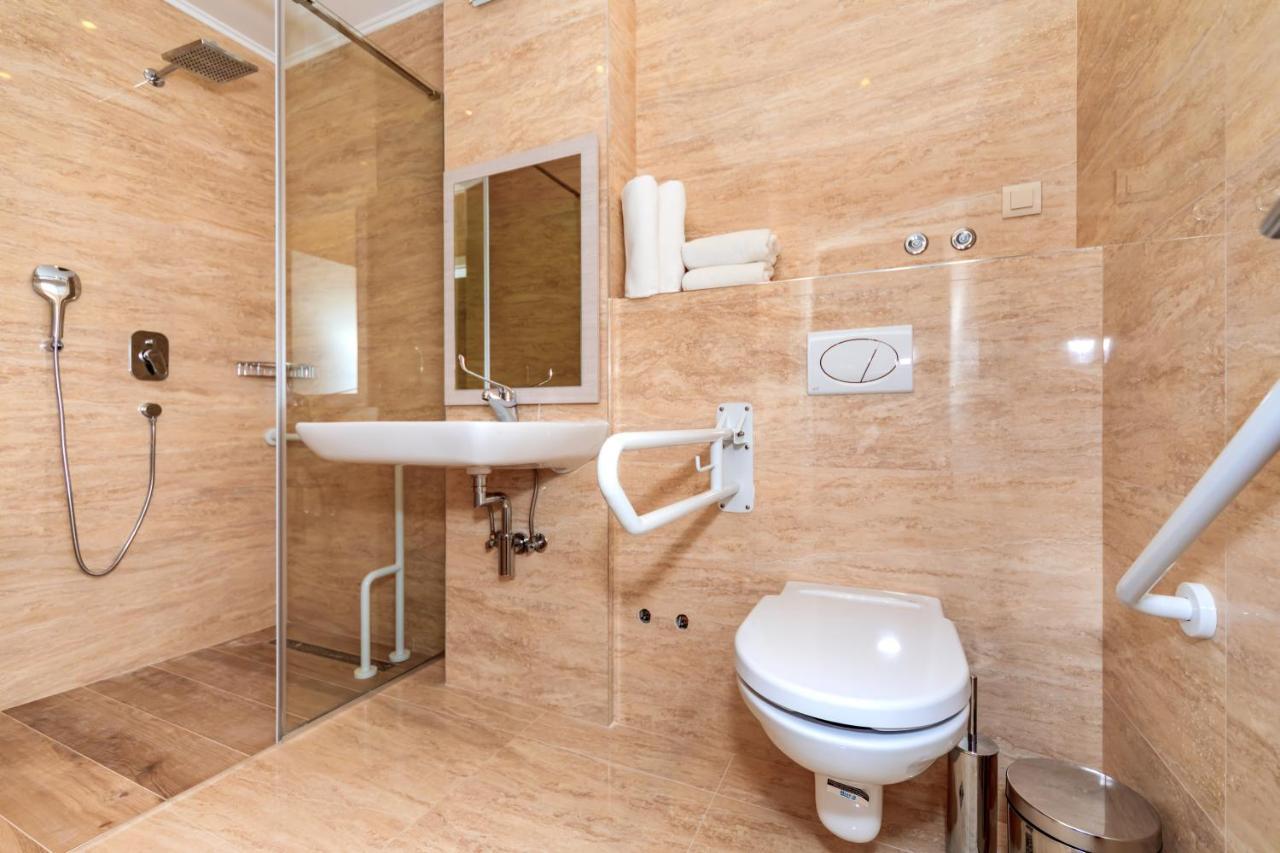 Luxury Apartments Queen Petrovac エクステリア 写真