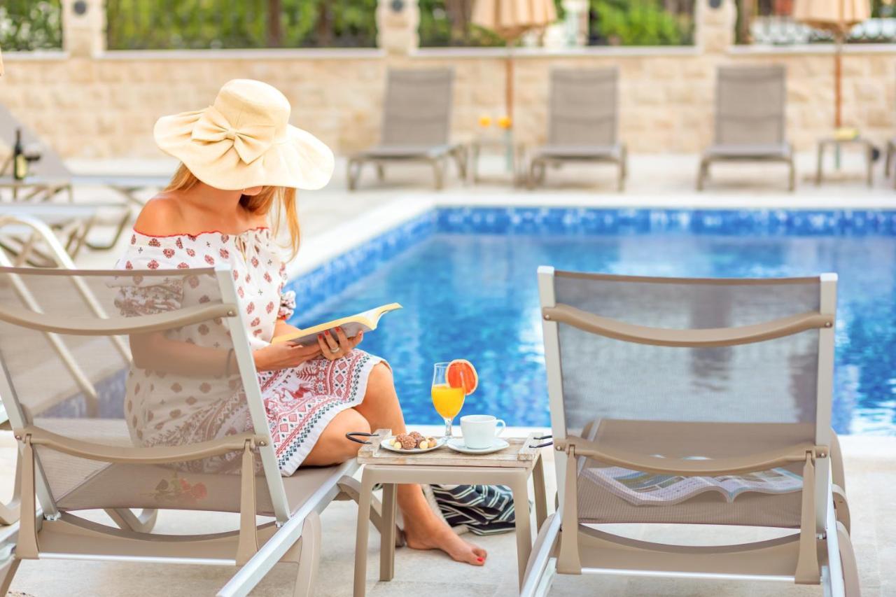 Luxury Apartments Queen Petrovac エクステリア 写真