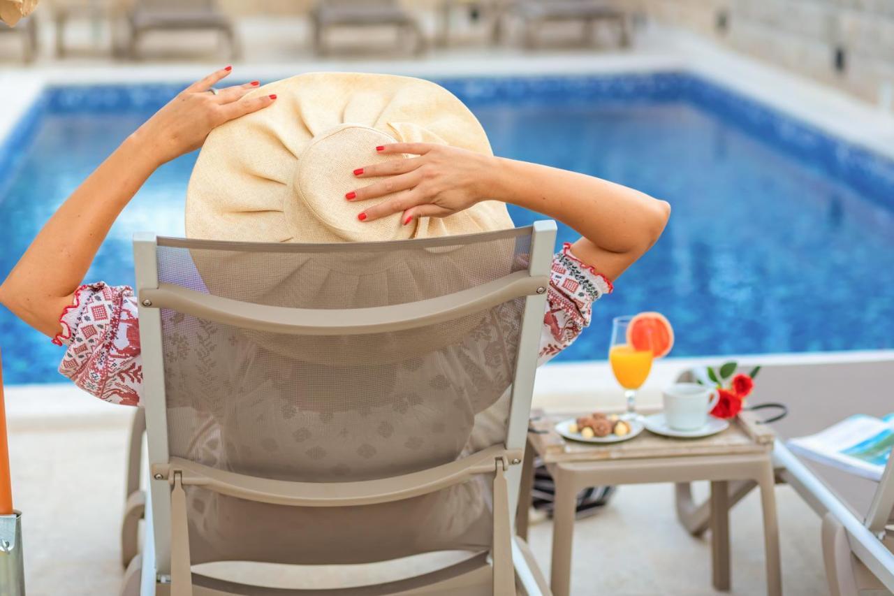 Luxury Apartments Queen Petrovac エクステリア 写真