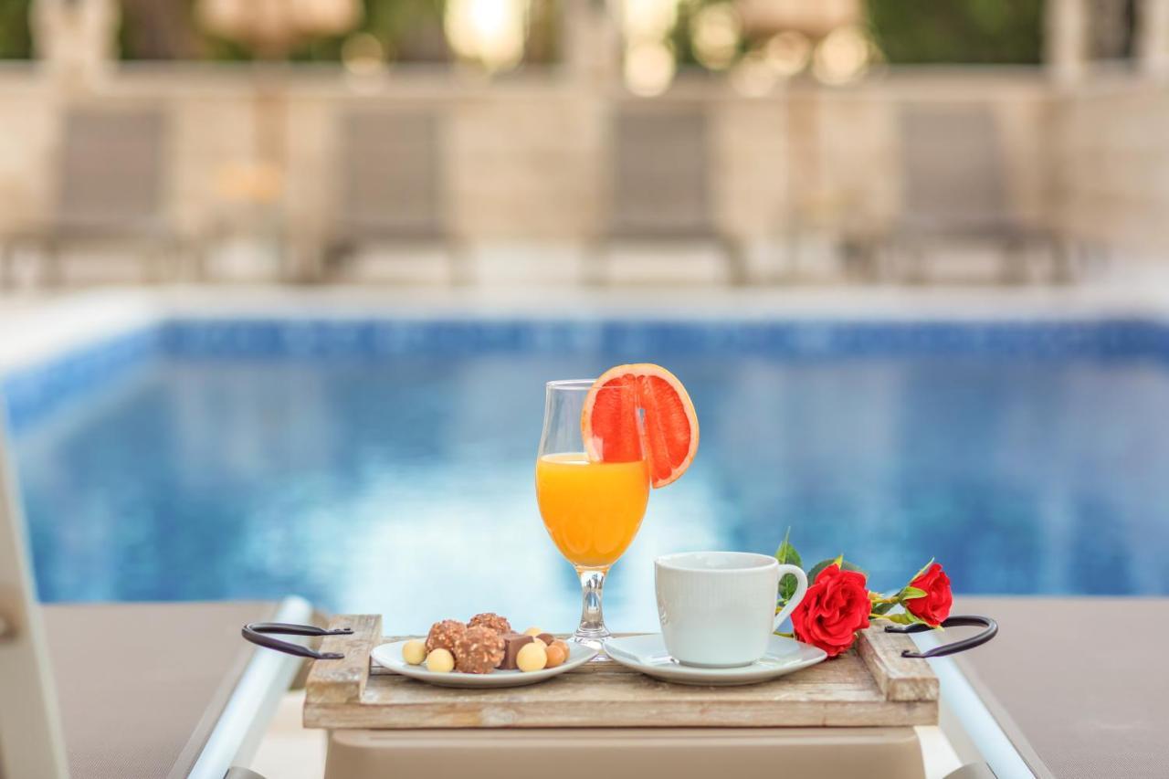 Luxury Apartments Queen Petrovac エクステリア 写真