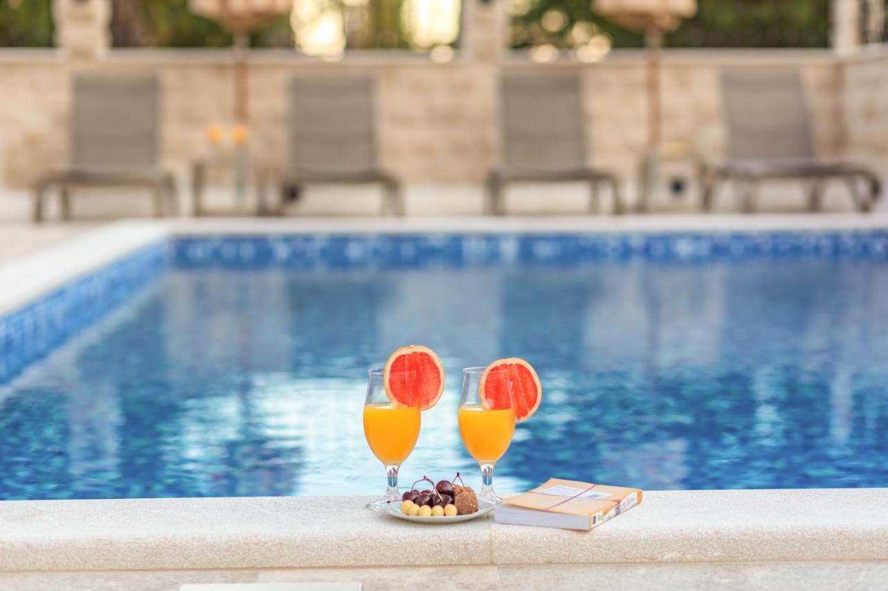Luxury Apartments Queen Petrovac エクステリア 写真