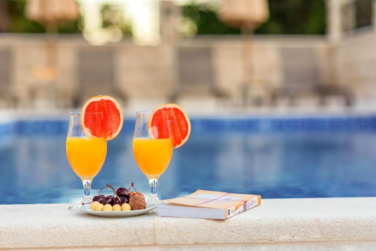 Luxury Apartments Queen Petrovac エクステリア 写真