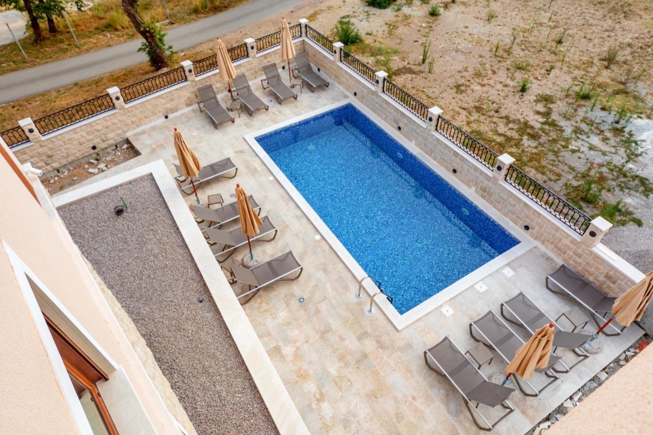 Luxury Apartments Queen Petrovac エクステリア 写真