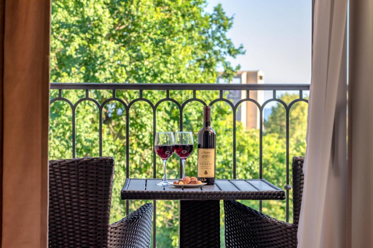 Luxury Apartments Queen Petrovac エクステリア 写真