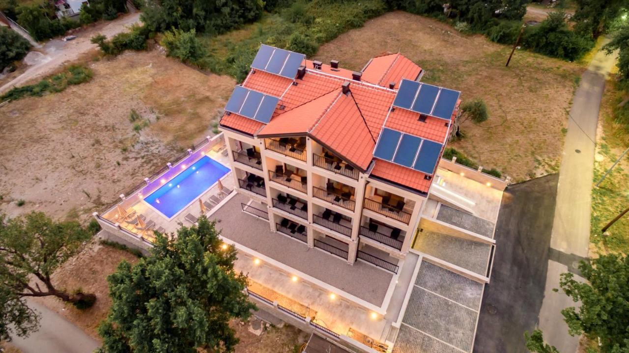 Luxury Apartments Queen Petrovac エクステリア 写真